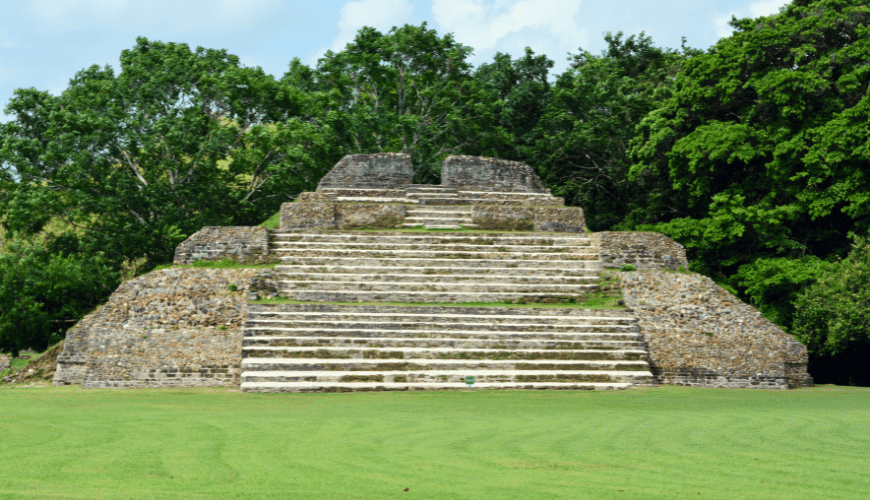 Private Tour Altun ha and Belize Zoo From Belize City