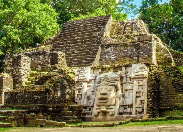 Lamanai Maya ruins and New River private tour in Belize