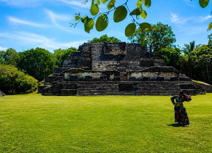Guests enjoying Private Altun Ha and Belize City Tour on the Belize reef